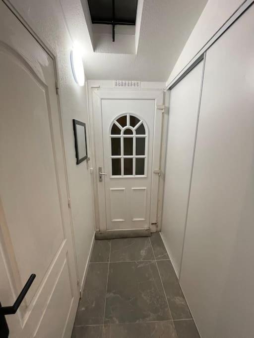 Charmant Appartement Americain Saint-Denis  Kültér fotó